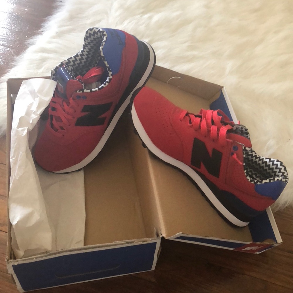 Brand new w/box New Balance women’s sneakers